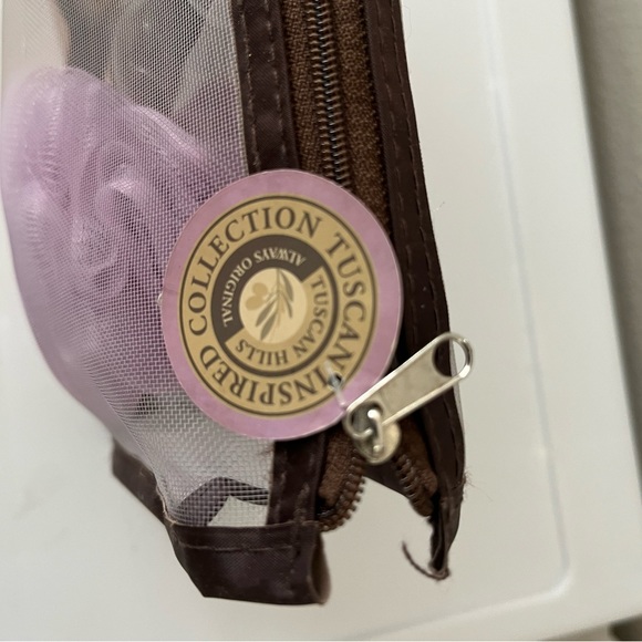 Tuscan Hills - French Lavender Scented Body Care Set - Picture 3 of 8